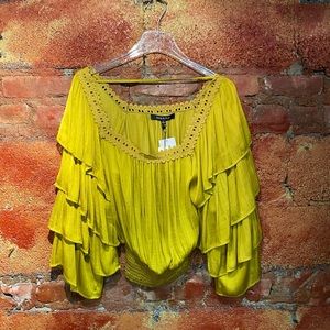 🟡 STRUT AND BOLT YELLOW TOP